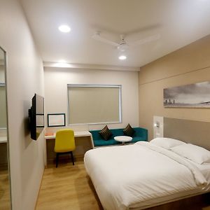 Room Same check check out 9 am to 5 pm